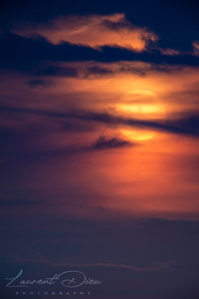 Magnifique coucher de soleil depuis le sommet de Hohneck (Hohneck - Vosges - France). Canon EOS 5D Mark IV - Canon EF 500mm f/4 L IS II USM + 1.4x III