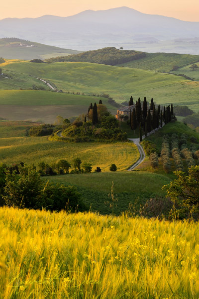 Lever de soleil dans la vallée du San Quirico d´orica (Italie - Toscane - Val d´Orcia). Canon EOS R3 - Canon EF 24-70mm f/2.8 L II USM.