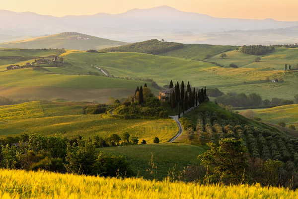 Lever de soleil dans la vallée du San Quirico d´orica (Italie - Toscane - Val d´Orcia). Canon EOS R3 - Canon RF 100-500mm f/4.5-7.1 L IS USM.